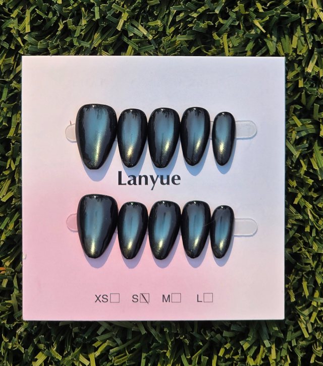 Dark blue cateye