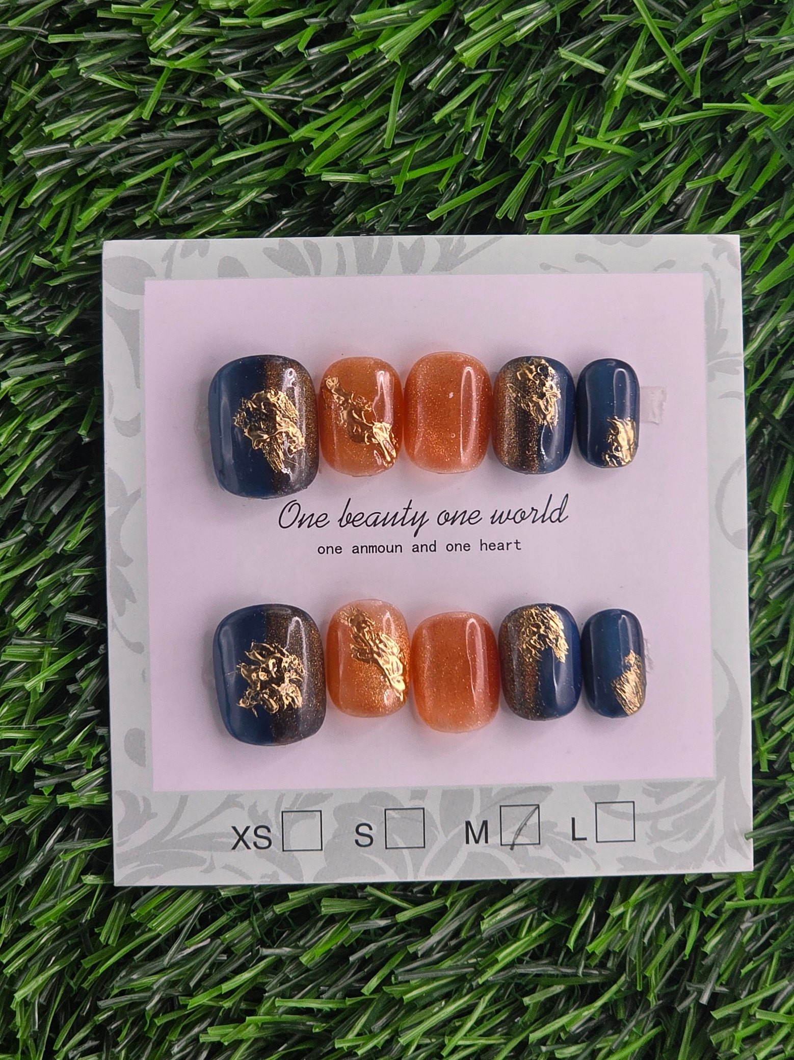 Round Press-On Nails - Size M