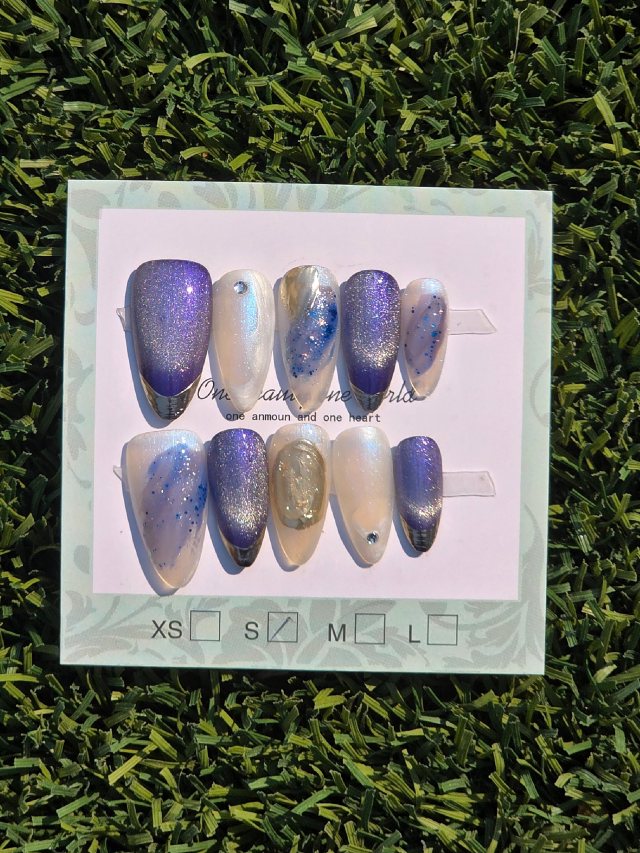 Pearl cateye