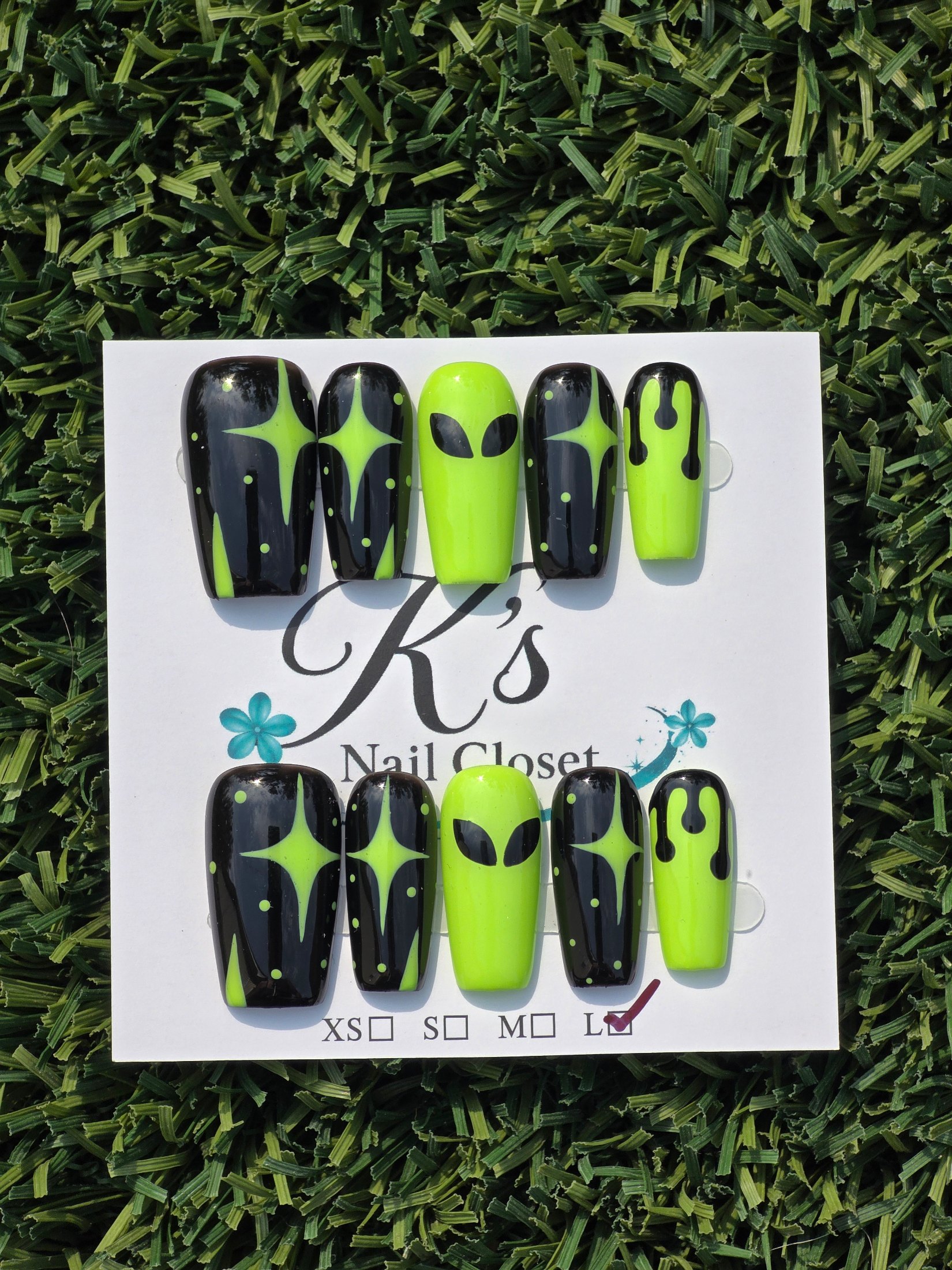 Alien Press-On Nails - Size L