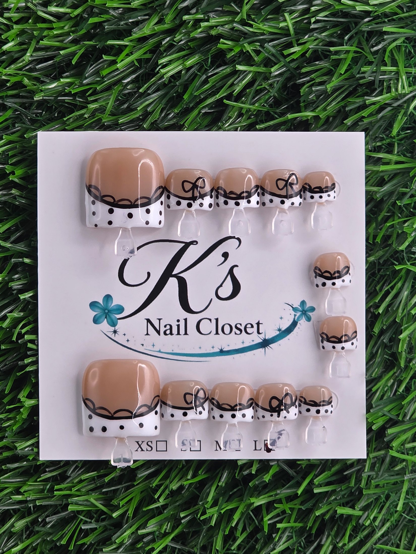 Polka Dot Toe Nails photo 1