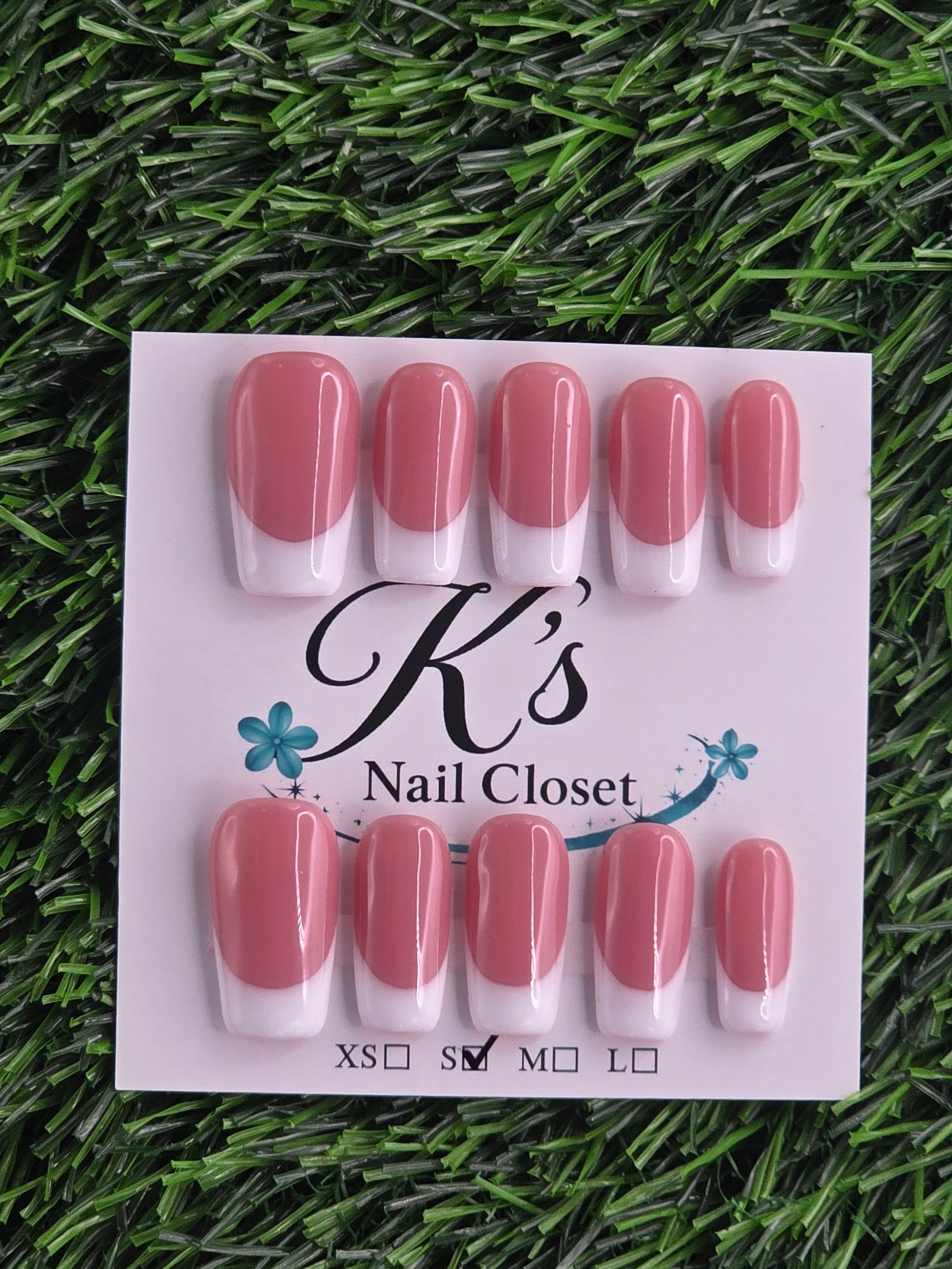 Simple Frenchie Press-On Nails - Size S