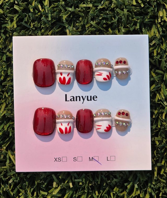 Red cateye w/ bangles